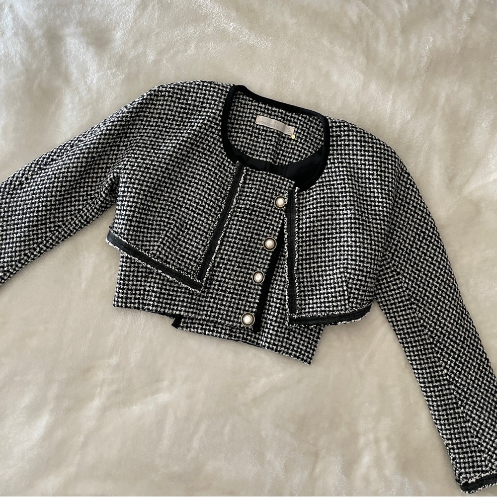 Lilylilyl 2-Piece Redesigned Women's Cropped Jacket and Top 2pc Set